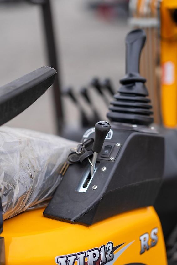 KINGWAY DEUTSCHLAND e. K. ANGEBOT Minibagger VIP 12 RS KUBOTA JOYSTICK Kingway Deutschland