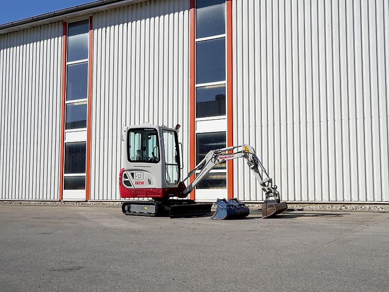 Takeuchi TB216 v4 Miete - inkl. HS01 & Powertilt - Minibagger mieten