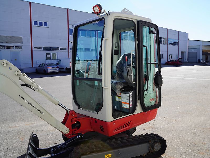 Takeuchi TB216 v4 Miete - inkl. HS01 & Powertilt - Minibagger mieten