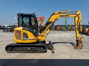 Komatsu PC45 MR-5 Bagger, Minibagger 2017 4535h (26000€ netto) Komatsu PC45 MR-5 Bagger, Minibagger 2017 4535h (26000€ netto)