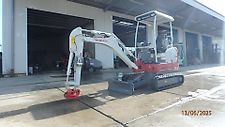 Takeuchi TB320S, V1