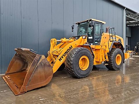 Hyundai HL970 Hoflader, Baujahr 2016, gebraucht kaufen auf baupool